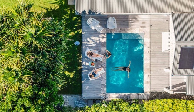 The Jasmine Gate - Beachfront beauty in casuarina
