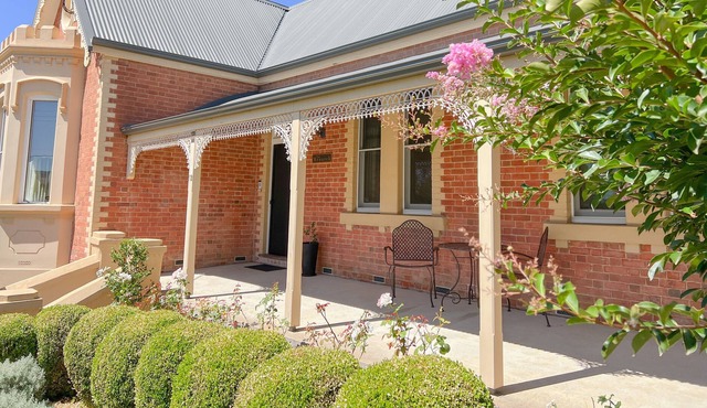 The Monarch Tumut