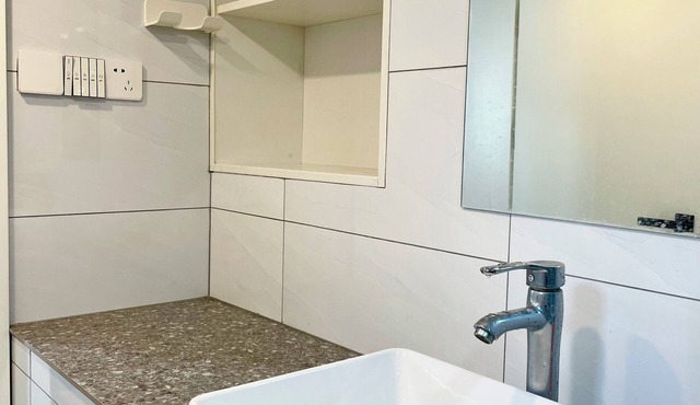 The most Cozy 1-bedroom apartment in downtown Shanghai