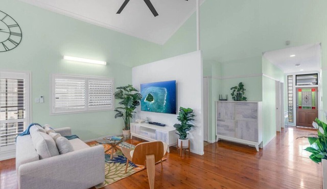 The Oasis - Charming Family Retreat on City Fringe