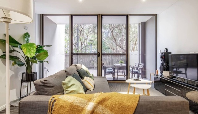 The Patio Live like a Local in Spacious Comfort