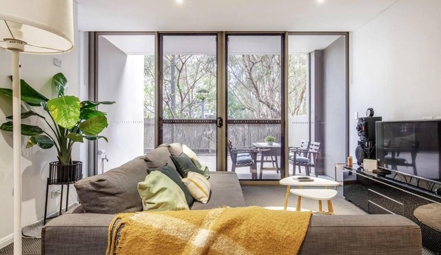 'The Patio' Live like a Local in Spacious Comfort