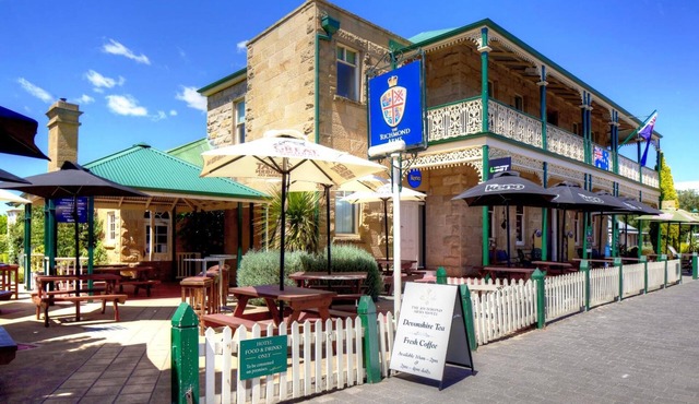 The Richmond Arms Hotel