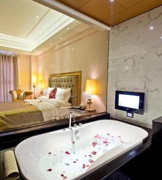 The Royal Pinnacle Hotel
