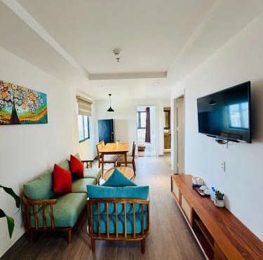 The Shine Hotel & Apartment
