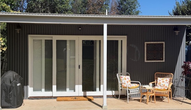 The Studio - 1 min drive to centre of town 35 mins to ACT 45 mins from Goulburn