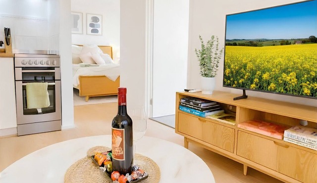 The Valley Hideaway - Romantic Couples Getaway, 5mins to Second Valley Jetty
