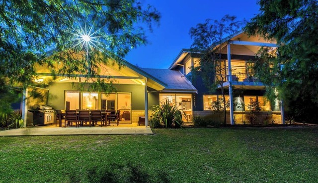 The Willows A Lush Beachside Retreat for Families