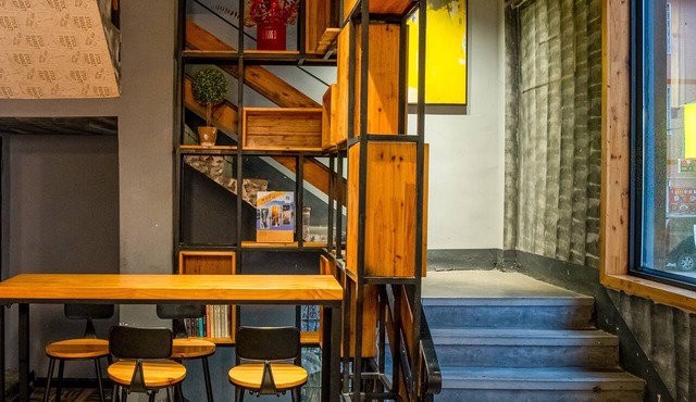 Tianmen Mountain Loft Art Inn