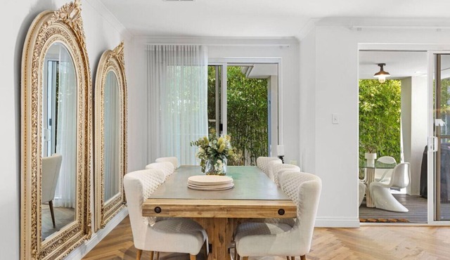 Timeless Getaway in Karrinyup