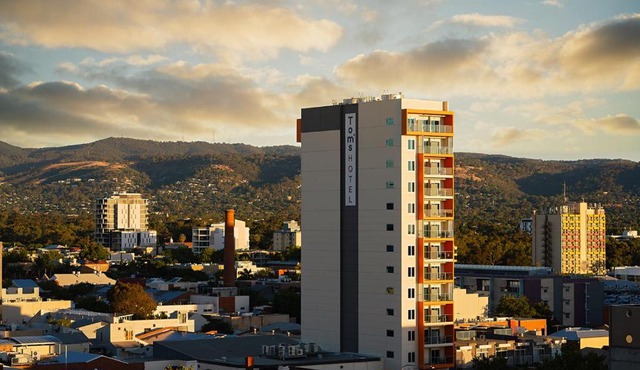 Toms Court Hotel