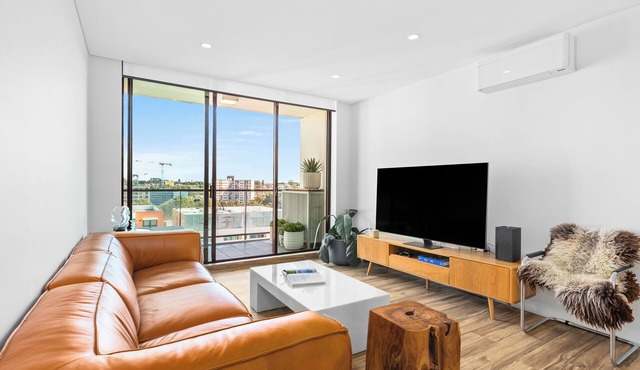 Top Floor Central Apartment Stunning Sunset Views