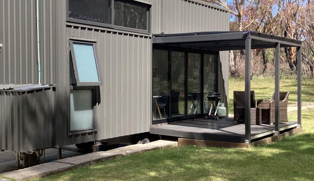 TopStay Accommodation A Tiny Home with bush views
