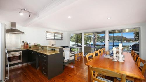 'Tranquil Bayside Cottage' by HolidayCo
