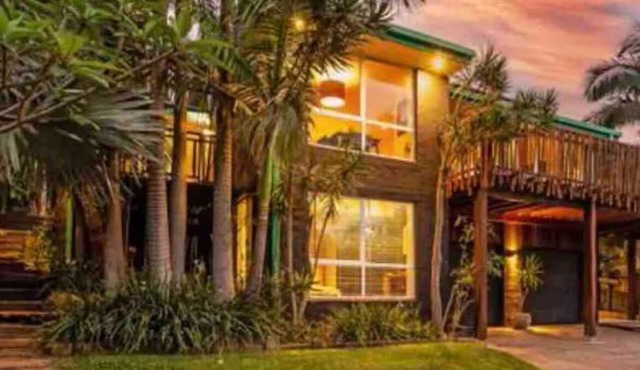 Tranquil holiday home. Short drive to wedding & event venues. Child Friendly