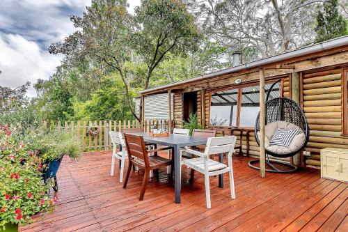 Treetop Sanctuary - Serene Cottage near Mount Lofty