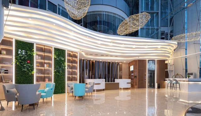Trendy Romantic Hotel International Guangzhou Baoneng Performing Arts Center Science City Metro Station Branch