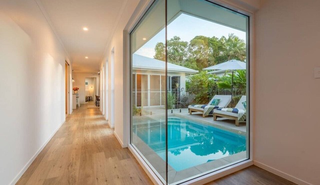 Trinity Beach Coastal Luxe Pool Retreat – 4BR