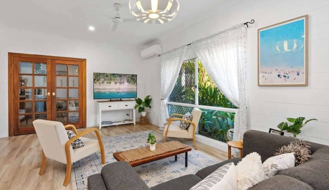 Trinity Charm—Beachside Family Getaway with Pool