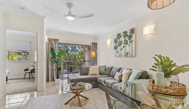 Tropical Resort Apt w/Pool, Gym & BBQ Access