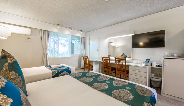 Twin Towers Inn