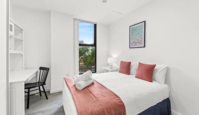Two Bedroom Apt Burwood | MHS