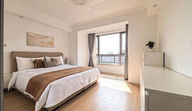Tyms 3BR 2BA Residence Yucui Shanghai