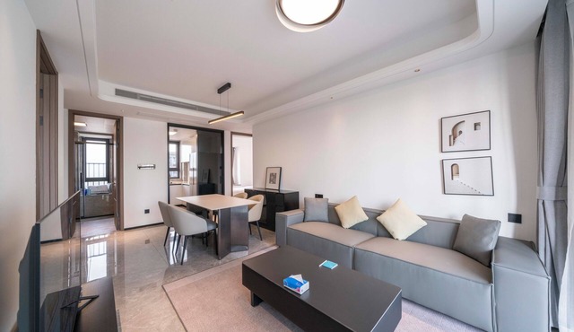 Tyms Hongqiao Deluxe 3BR 2BA APT