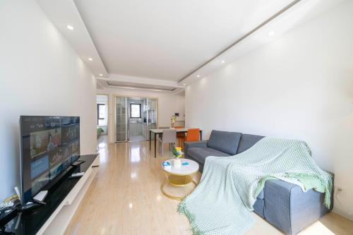 Tyms Modern 2BR APT Xujiahui Dacheng Residence