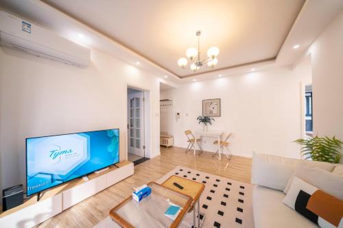 Tyms Tianshan 2BR Residence near Metro Line 2