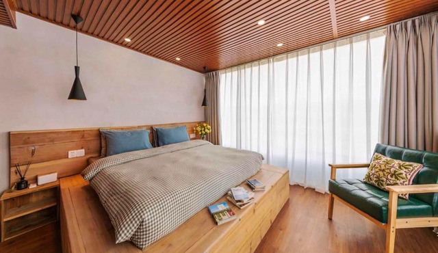 U shore house