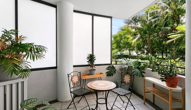 Ultimo - WATT1 - Wattle Street - Modern 1BR with Balcony Parking in Ultimo Near Chinatown Light Rail