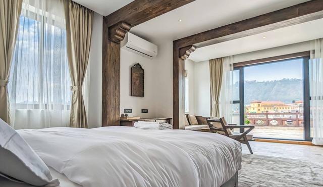 Uma Residence & Suites