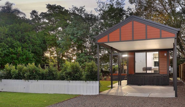 Unique Leafy Tiny House /Granny Flat