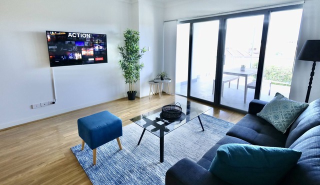 Urban Chic Living Midland 2BR 2BTH