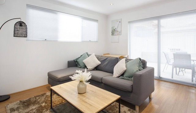 Urban Living - two bedroom apartment close to CBD