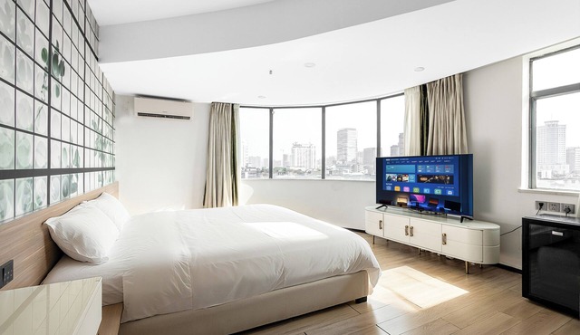 VanInn Guangzhou , Step Out to Beijing Road Pedestrian Street , Gongyuanqian & Beijing Road Metro - Canton Fair