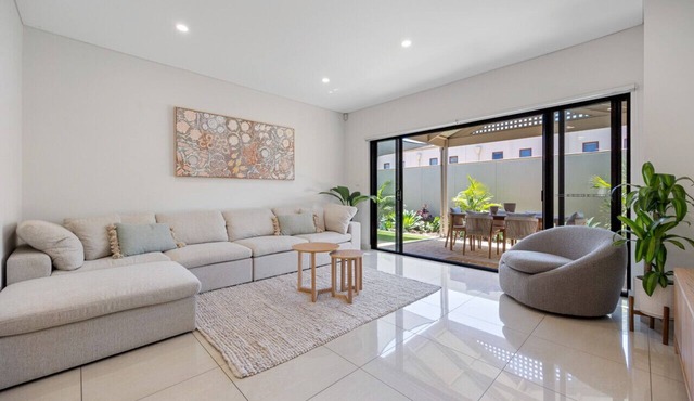 Vera—Chic Coastal Living close to Everything