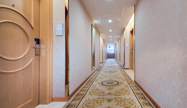 Vienna 3 Best Hotel(Guangdong Yangchun Bus Station Shop)