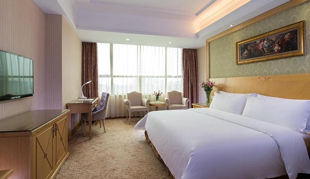Vienna Hotel Dongguan Tangxia Lincun Square