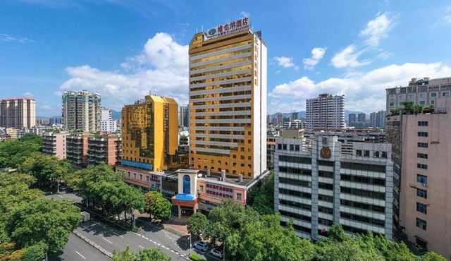 Vienna Hotel Qingyuan City Square Lianjiang Road Hotel