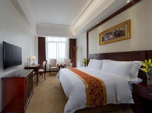 Vienna Hotel Shanwei Lufeng Jieshi Bus Station