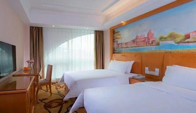 Vienna Hotel Shenzhen Dalang Clothing Base