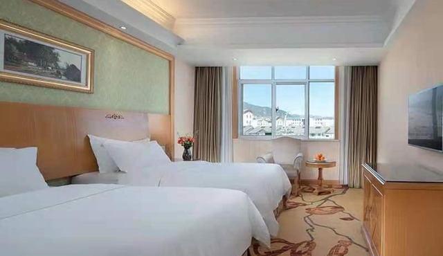 Vienna International Hotel Lijiang Yuxue Avenue