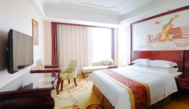 Vienna International Hotel Maoming Xinyi Xinshang Road
