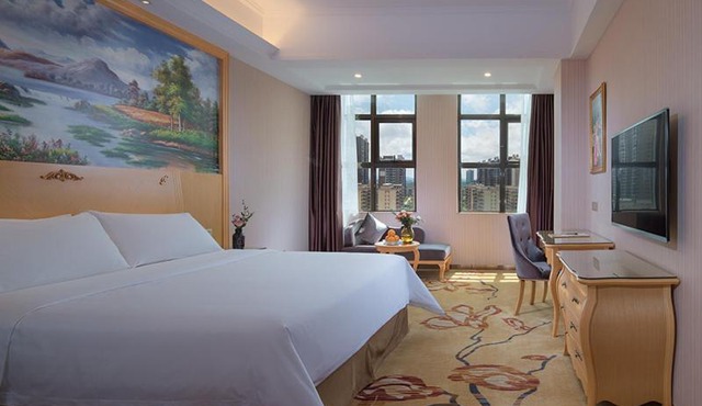 Vienna International Hotel Maoming Wanda Plaza