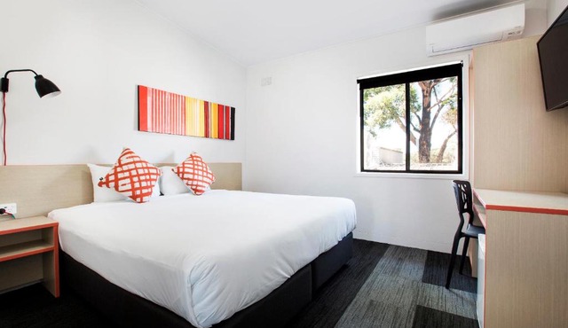Villawood Hotel