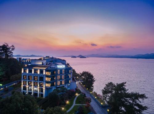 voco Thousand Island Lake by IHG