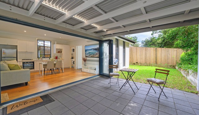 Wahroonga 2-bedroom charming house with AC, WiFi
