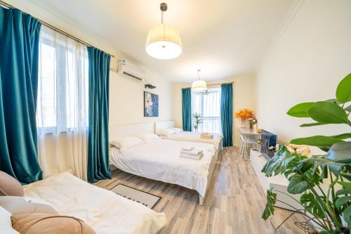 WangYue - Paris Fashion ShFinacial Center Landmark view 2 King Beds Flat